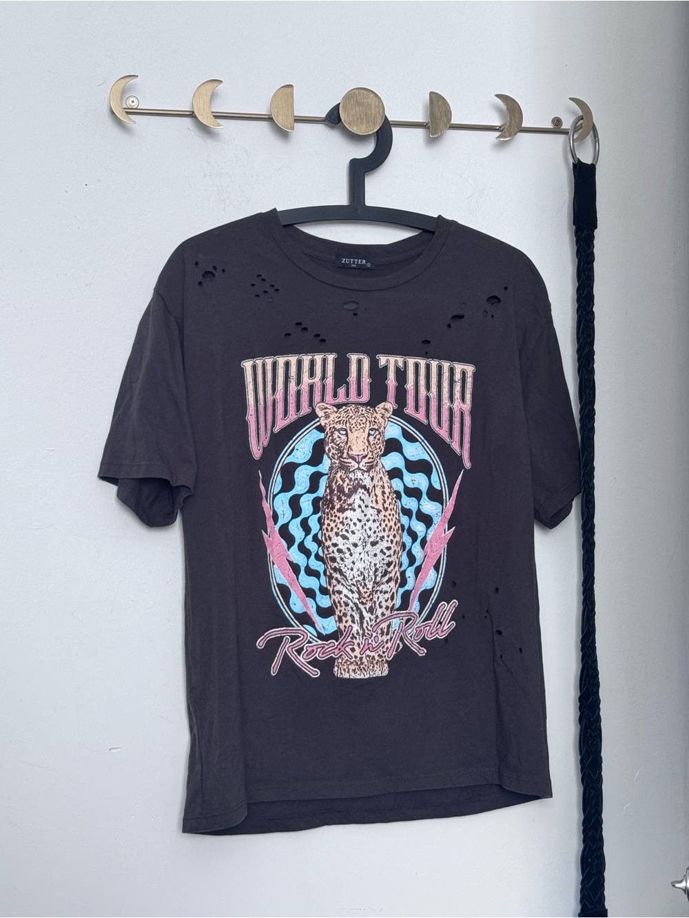 Zutter Women's Black 'World Tour' Short Sleeve Tee